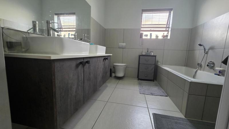3 Bedroom Property for Sale in Seemeeu Park Western Cape